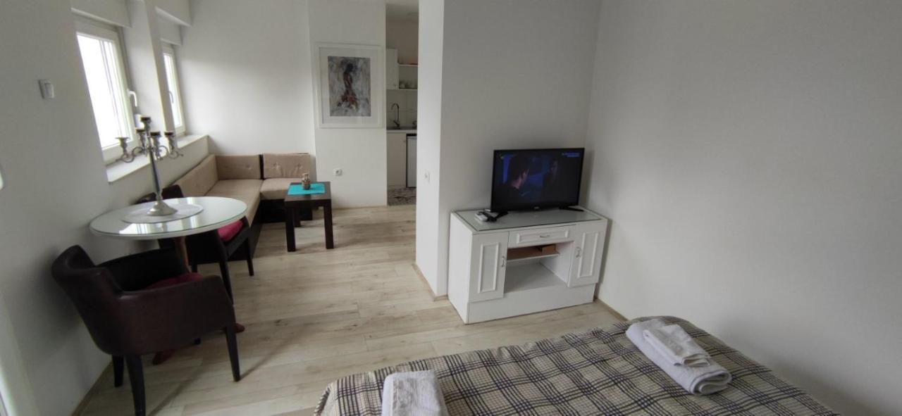 Apartman Park Требинье Экстерьер фото